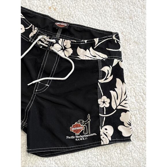 Harley-Davidson Honolulu board shorts black and white floral pattern Size 13 - Picture 2 of 7